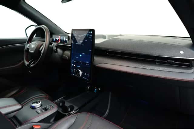 Ford Mustang Mach-E (2023) thumbnail 15