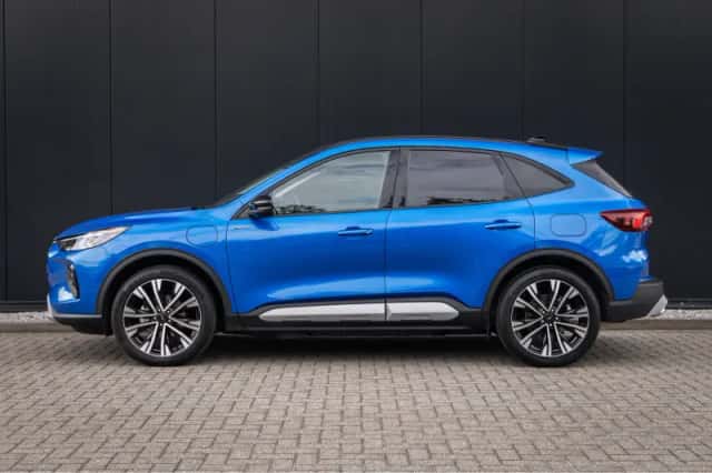 Ford Kuga (2024) thumbnail 3