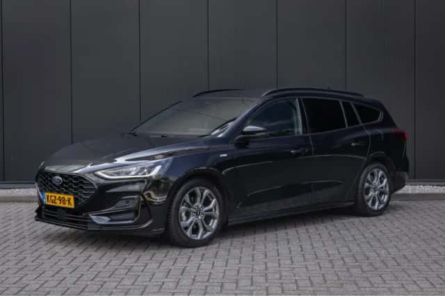 Ford Focus (2023) thumbnail 1