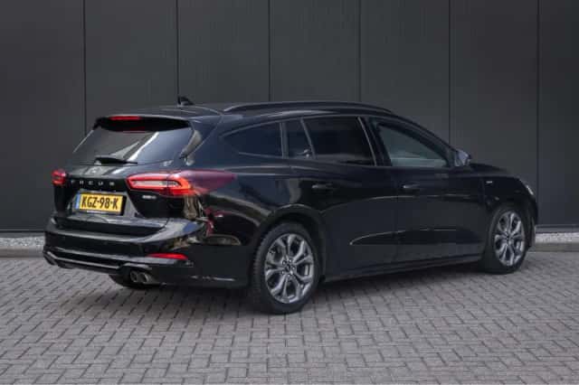 Ford Focus (2023) thumbnail 2