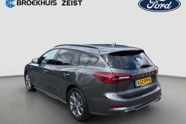 Ford Focus (2023) thumbnail 3