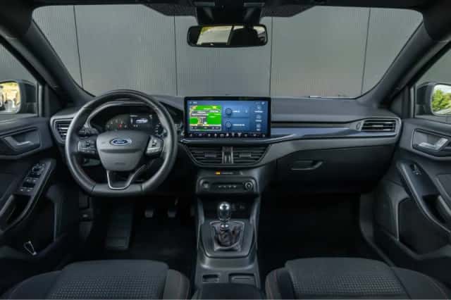 Ford Focus (2023) thumbnail 3