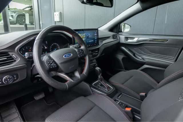 Ford Focus (2024) thumbnail 4