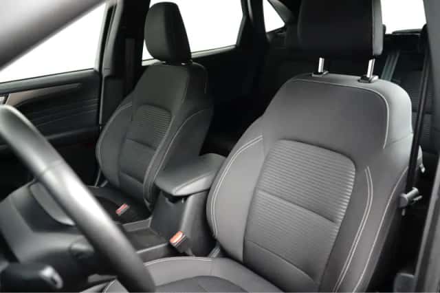 Ford Kuga (2022) thumbnail 7