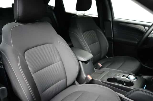 Ford Kuga (2022) thumbnail 8