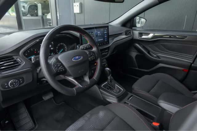 Ford Focus (2024) thumbnail 4