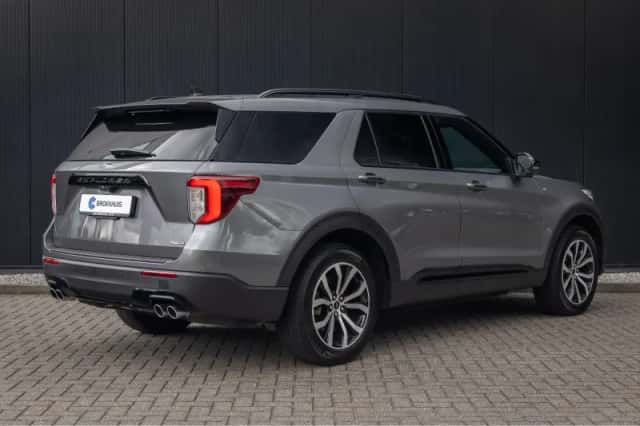 Ford Explorer (2024) thumbnail 2