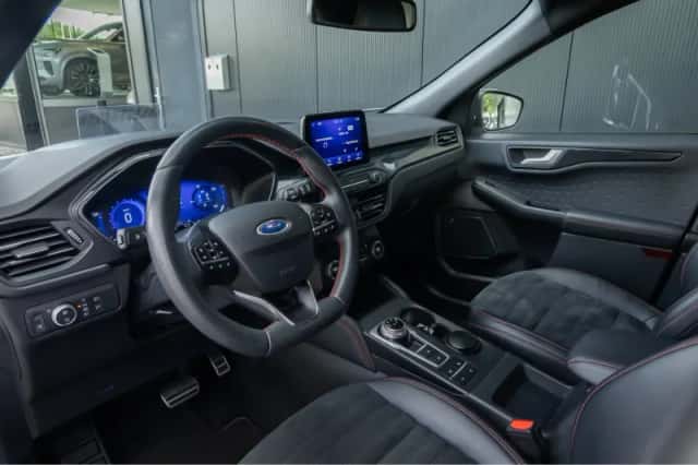 Ford Kuga (2020) thumbnail 4