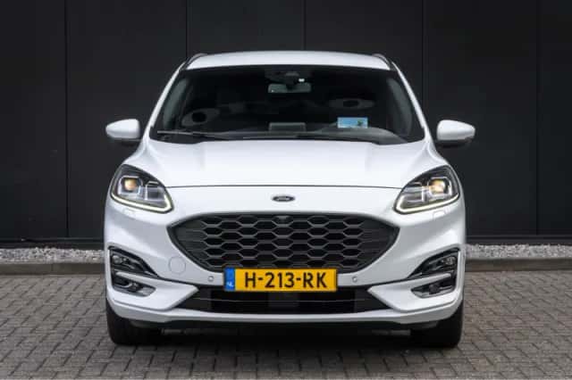 Ford Kuga (2020) thumbnail 4