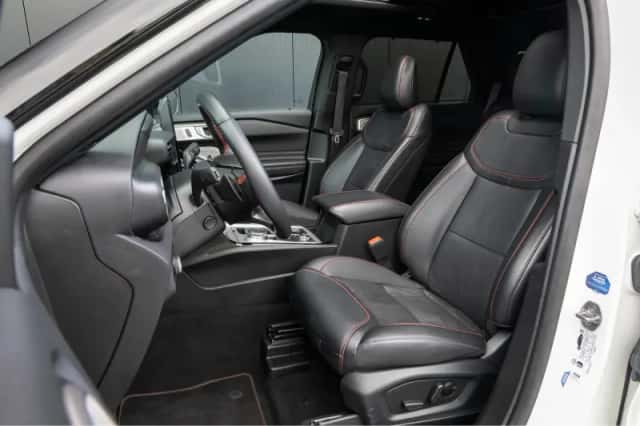 Ford Explorer (2024) thumbnail 4