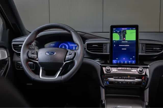 Ford Explorer (2024) thumbnail 5
