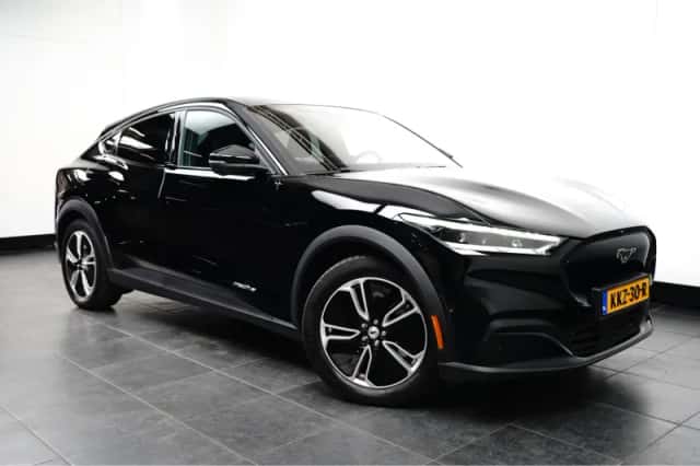 Ford Mustang Mach-E (2024) thumbnail 3