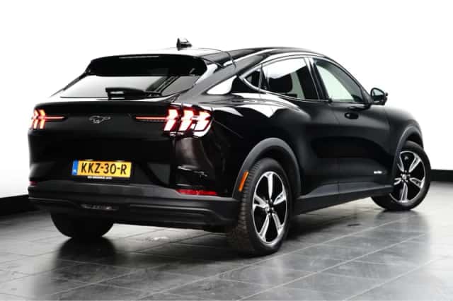 Ford Mustang Mach-E (2024) thumbnail 4