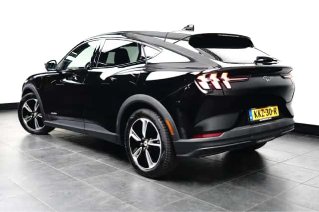 Ford Mustang Mach-E (2024) thumbnail 5