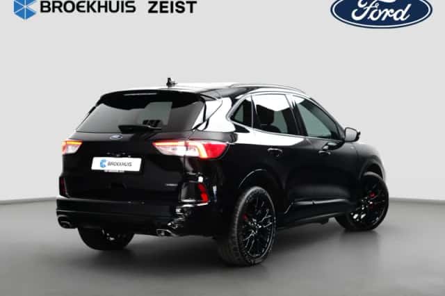 Ford Kuga (2023) thumbnail 4