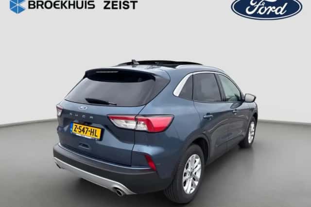 Ford Kuga (2021) thumbnail 2