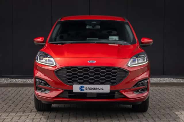 Ford Kuga (2023) thumbnail 3