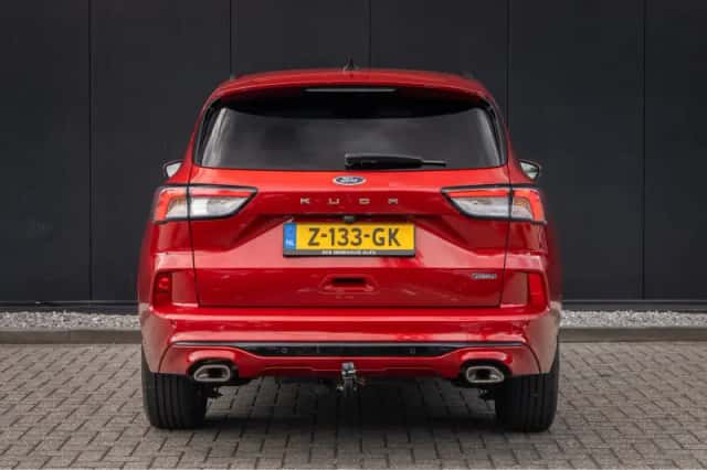 Ford Kuga (2023) thumbnail 4
