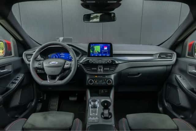 Ford Kuga (2023) thumbnail 5