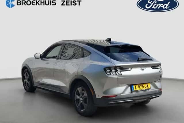 Ford Mustang Mach-E (2021) thumbnail 2