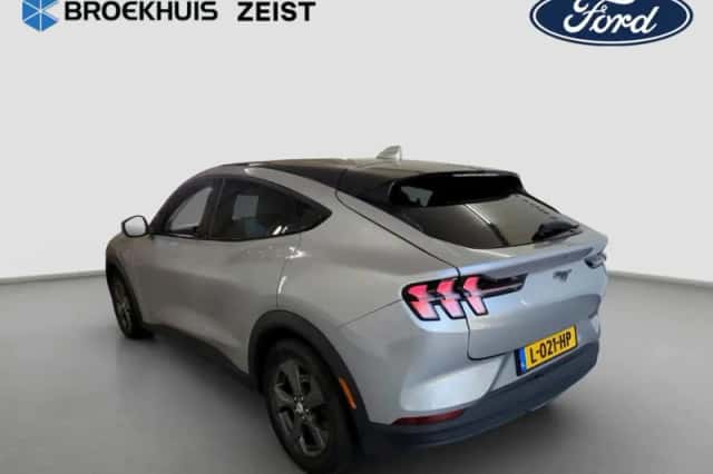 Ford Mustang Mach-E (2021) thumbnail 2
