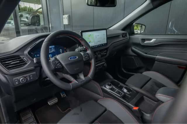 Ford Kuga (2025) thumbnail 3