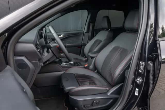 Ford Kuga (2025) thumbnail 4