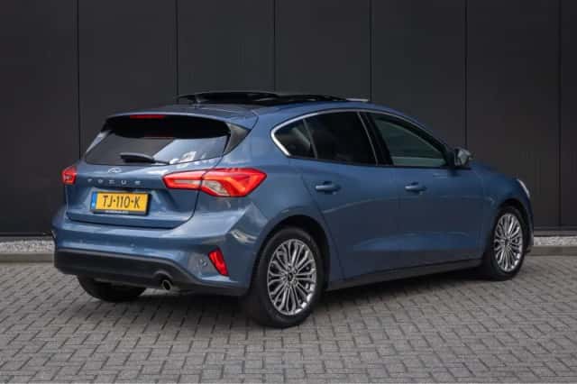 Ford Focus (2018) thumbnail 2