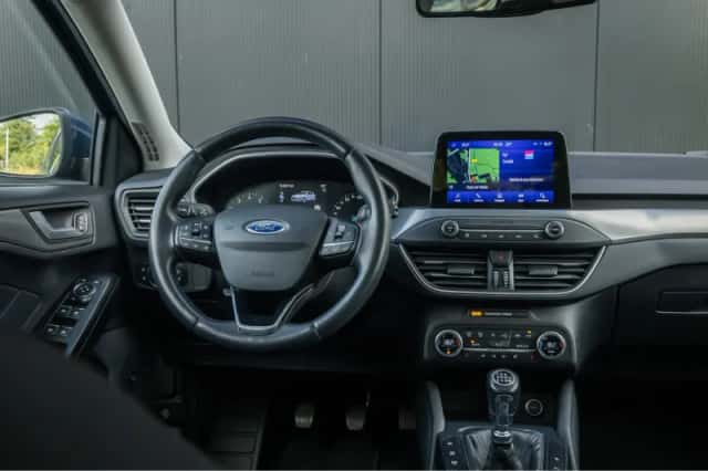 Ford Focus (2018) thumbnail 3