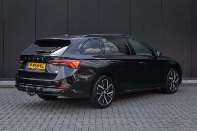 Škoda Octavia (2021) thumbnail 2