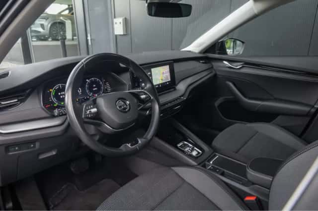 Škoda Octavia (2021) thumbnail 4