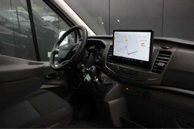 Ford Transit (2022) thumbnail 2