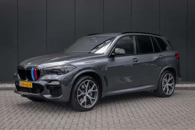 BMW X5 (2021) thumbnail 1