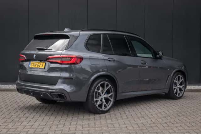 BMW X5 (2021) thumbnail 2