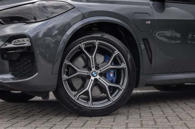 BMW X5 (2021) thumbnail 5
