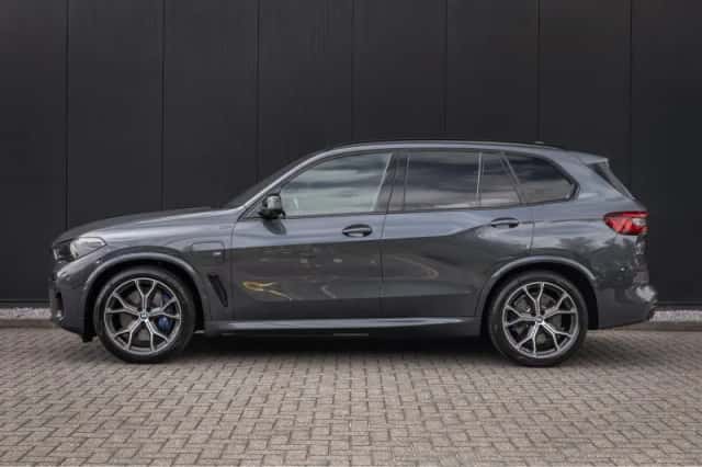 BMW X5 (2021) thumbnail 6