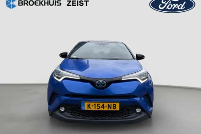 Toyota C-HR (2018) thumbnail 4