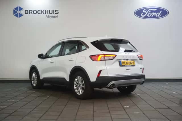 Ford Kuga (2022) thumbnail 5