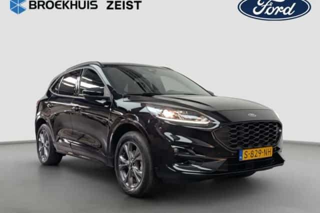Ford Kuga (2023) thumbnail 2