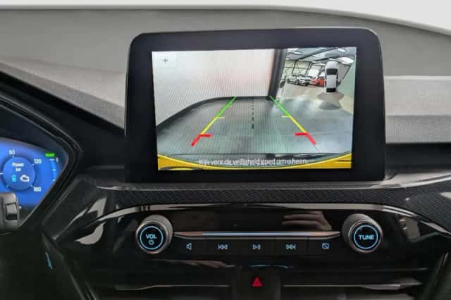 Ford Kuga (2023) thumbnail 6