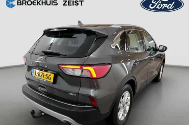 Ford Kuga (2021) thumbnail 2