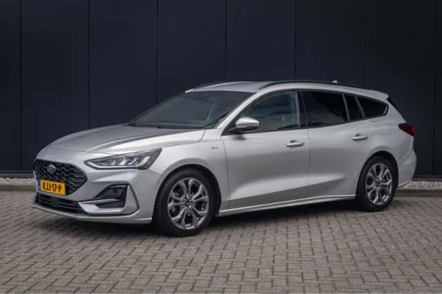Ford Focus (2023) thumbnail 1