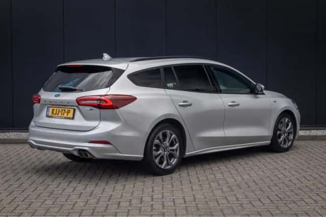 Ford Focus (2023) thumbnail 2