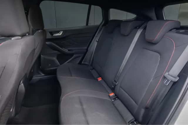 Ford Focus (2023) thumbnail 5