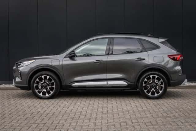 Ford Kuga (2025) thumbnail 4