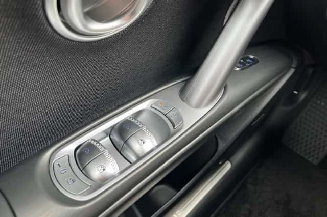 Genesis GV60 (2026) thumbnail 17