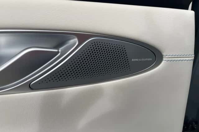 Genesis GV70 (2025) thumbnail 15