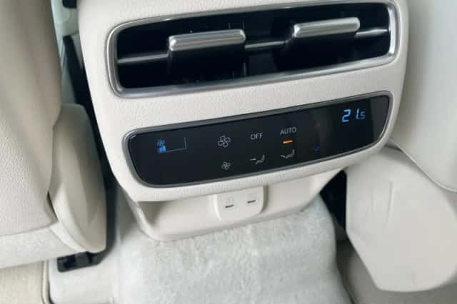 Genesis GV70 (2025) thumbnail 16