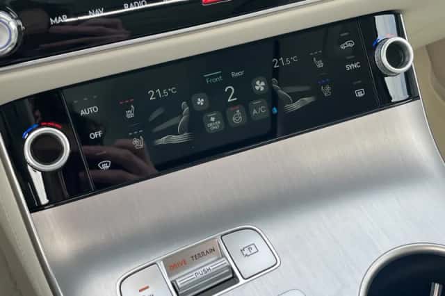Genesis GV70 (2025) thumbnail 33