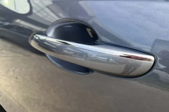 Genesis GV70 (2025) thumbnail 9